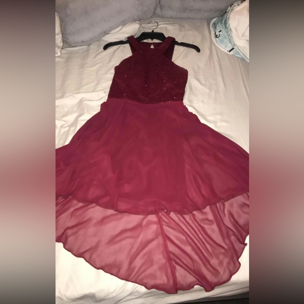 Redfish homecoming dress. Only worn once.